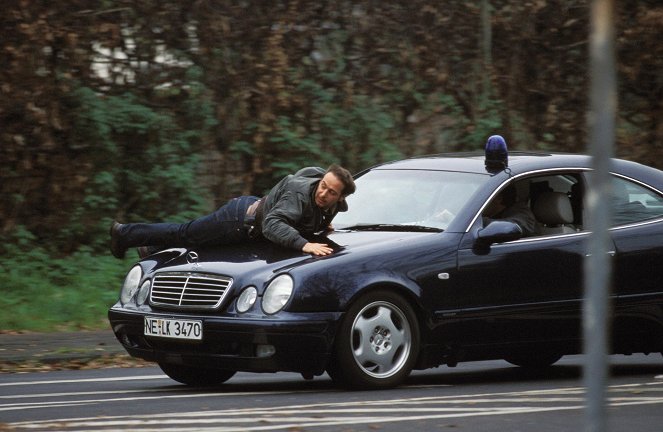 Alarm für Cobra 11 - Die Autobahnpolizei - Season 6 - Tod eines Reporters - Filmfotos - Erdogan Atalay
