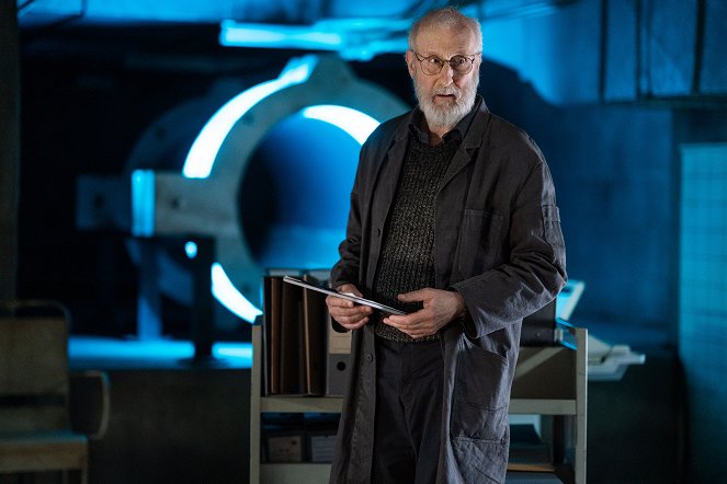 Counterpart - Point of Departure - Van film - James Cromwell