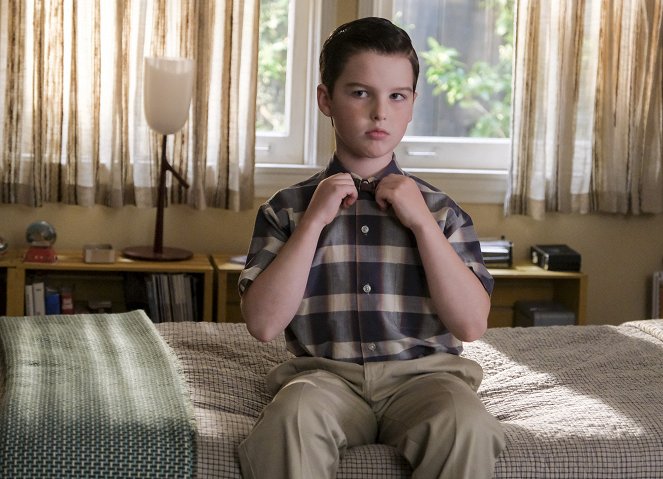 El joven Sheldon - Un dolor de tripa y una metáfora en forma de ballena - De la película - Iain Armitage