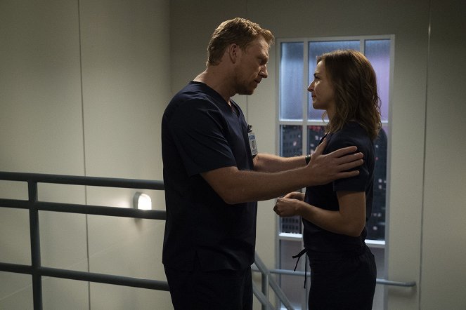 Grey's Anatomy - Shelter From the Storm - Photos - Kevin McKidd, Caterina Scorsone
