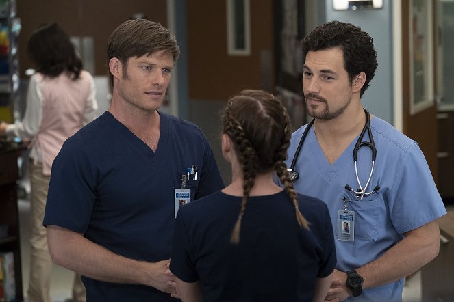 Grey's Anatomy - Die jungen Ärzte - Ein Sturm zieht auf - Teil 2 - Filmfotos - Chris Carmack, Giacomo Gianniotti
