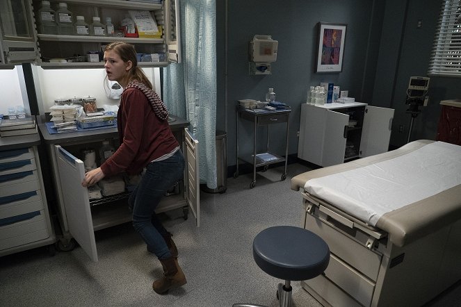 Grey's Anatomy - Season 15 - Shelter From the Storm - Van film - Peyton Kennedy