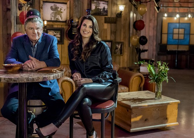 Chesapeake Shores - Wielkie otwarcia - Z filmu - Treat Williams, Meghan Ory