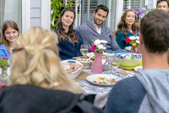 Chesapeake Shores - Grand Openings - Photos - Meghan Ory, Jesse Metcalfe, Laci J Mailey