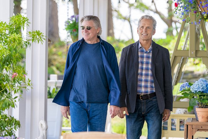 Chesapeake Shores - Forest Through the Trees - Photos - Treat Williams, Gregory Harrison