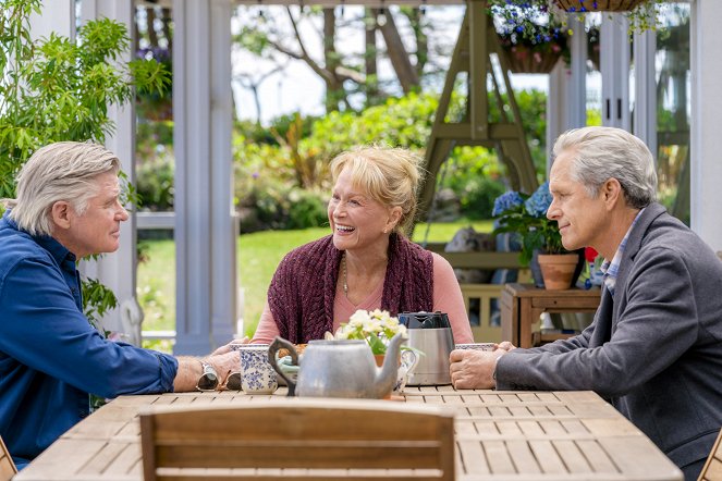 Chesapeake Shores - Forest Through the Trees - Photos - Treat Williams, Diane Ladd, Gregory Harrison
