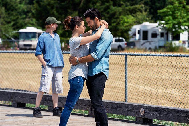 Chesapeake Shores - It's Just Business - Photos - Meghan Ory, Jesse Metcalfe