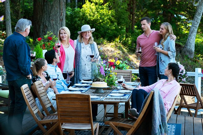 Chesapeake Shores - All Our Tomorrows - Photos - Emilie Ullerup, Diane Ladd, Brendan Penny, Jessica Sipos
