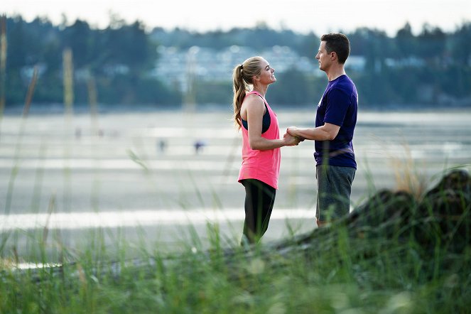 Chesapeake Shores - Season 3 - All Our Tomorrows - Photos - Jessica Sipos, Brendan Penny