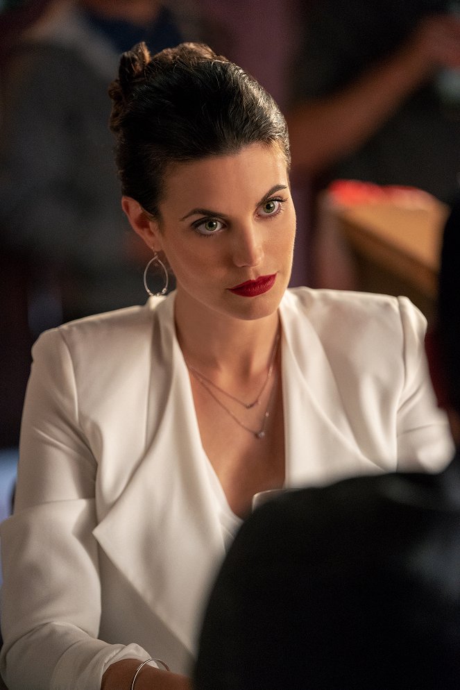 Chesapeake Shores - Forward to the Past - Photos - Meghan Ory