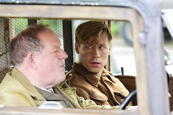 Trautmann - Do filme - John Henshaw, David Kross