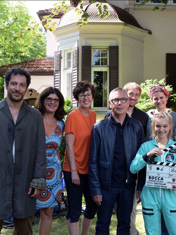 Rocca verändert die Welt - Dreharbeiten - Fahri Yardim, Katja Benrath, Luna Maxeiner