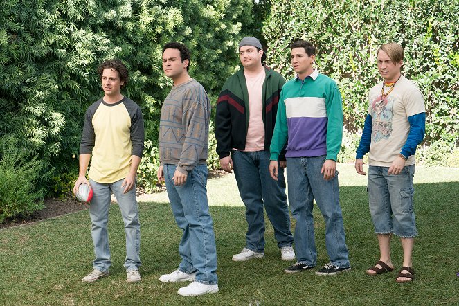 The Goldbergs - Colors - Photos - Troy Gentile, Sam Lerner