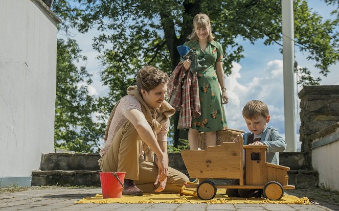 Šťastná to zem - Z filmu - Anastasios Soulis, Malene Wadel