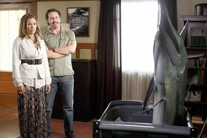 Desperate Housewives - Season 8 - What's the Good of Being Good - Photos - Vanessa Williams, Charles Mesure
