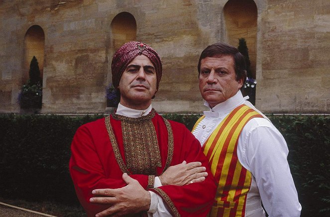 A Ghost in Monte Carlo - Promokuvat - Aharon Ipalé, Oliver Reed