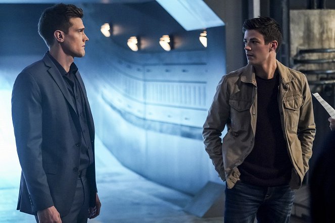 The Flash - Seeing Red - Photos - Hartley Sawyer, Grant Gustin