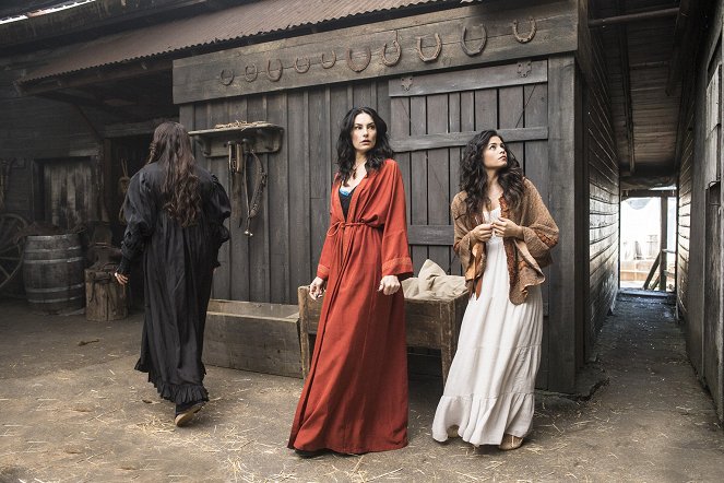 Witches of East End - Poe Way Out - Kuvat elokuvasta - Mädchen Amick, Jenna Dewan