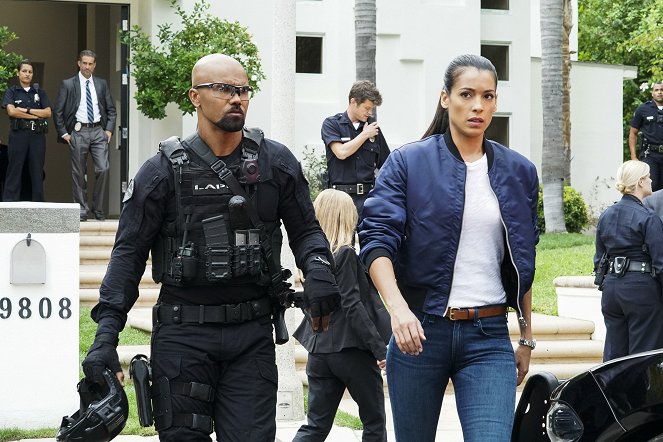 S.W.A.T. - Social Media Mord - Filmfotos - Shemar Moore, Stephanie Sigman