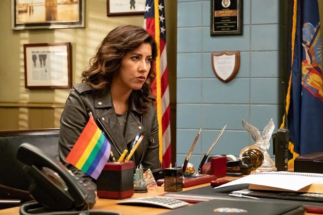 Brooklyn Nine-Nine - Season 6 - Luna de miel - De la película - Stephanie Beatriz