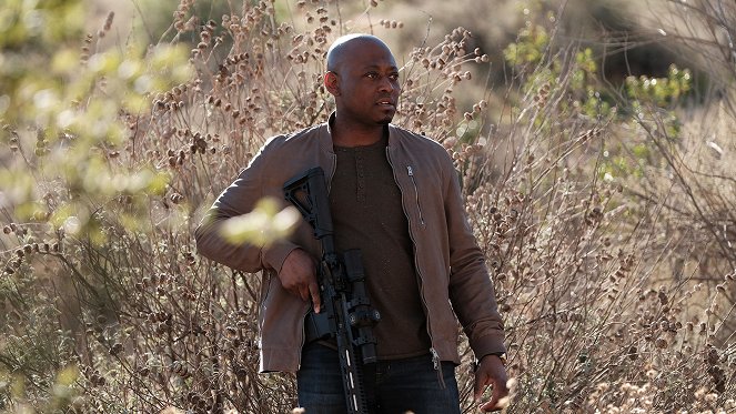 Shooter - The Importance of Service - Photos - Omar Epps