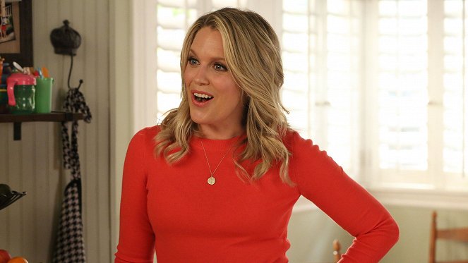 Playing House - Season 3 - Paging Doctor Yes Please - Film - Jessica St. Clair