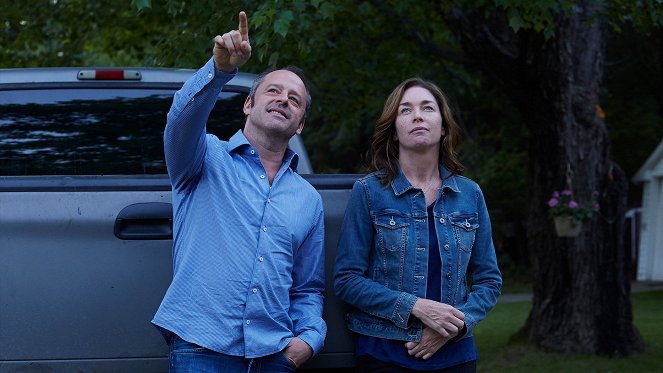 Eyewitness - Photos - Gil Bellows, Julianne Nicholson