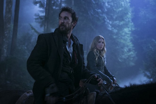 Falling Skies - Collateral Damage - Photos - Noah Wyle