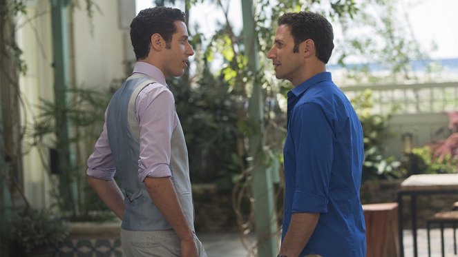 Royal Pains - The Good News Is... - Photos - Paulo Costanzo, Mark Feuerstein