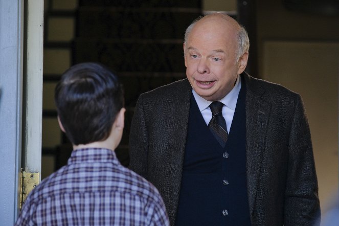 Young Sheldon - A Nuclear Reactor and a Boy Called Lovey - Van film - Wallace Shawn