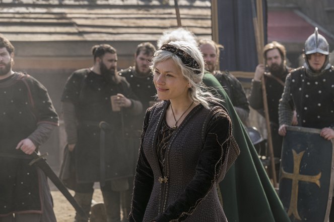 Vikings - What Happens in the Cave - Photos