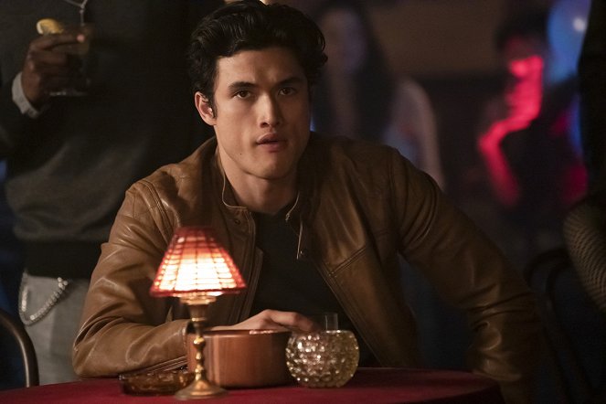 Riverdale - Kapitola 45: „Cizinec“ - Z filmu - Charles Melton