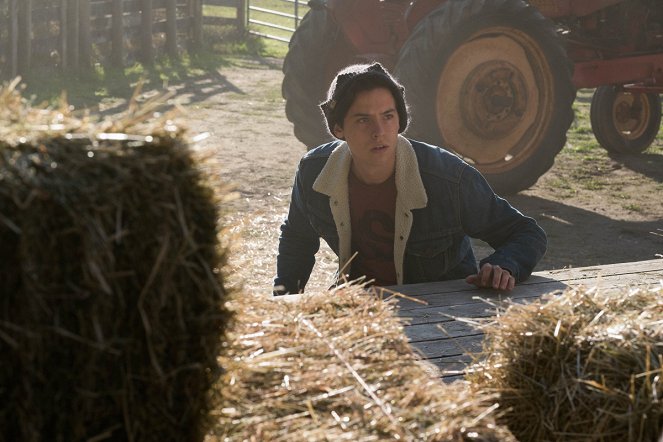 Riverdale - Chapter Forty-Two: The Man in Black - Photos - Cole Sprouse