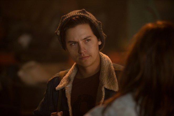 Riverdale - Chapter Forty-Three: Outbreak - Photos - Cole Sprouse