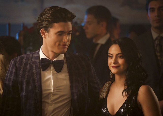 Riverdale - Chapter Forty-Four: No Exit - Photos - Charles Melton, Camila Mendes
