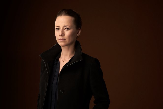 Cardinal - By the Time You Read This - Promoción - Karine Vanasse