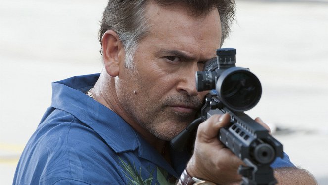 Burn Notice - Means & Ends - Photos - Bruce Campbell