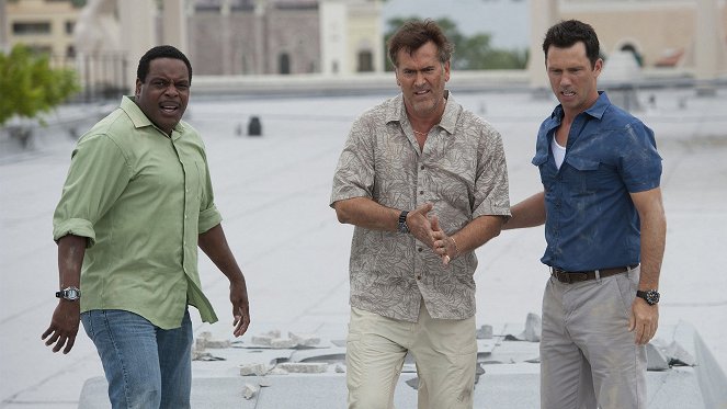 Burn Notice - Desperate Times - Van film - Chad L. Coleman, Bruce Campbell, Jeffrey Donovan