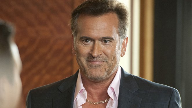 Burn Notice - Official Business - Photos - Bruce Campbell