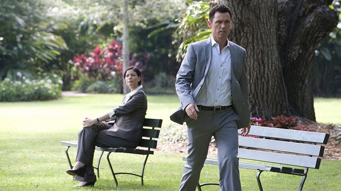 Burn Notice - Druckwelle - Filmfotos - Jeffrey Donovan