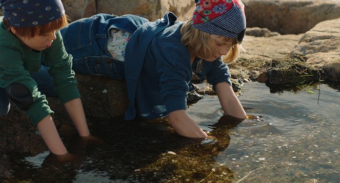 Kacper i Emma szukają skarbu - Z filmu - Oliver Dahl, Alba Ørbech-Nilssen