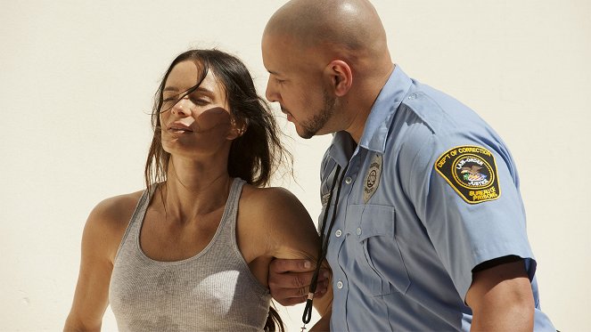 Burn Notice - Season 6 - Mixed Messages - Photos - Gabrielle Anwar