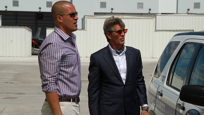Coby Bell, Eric Roberts