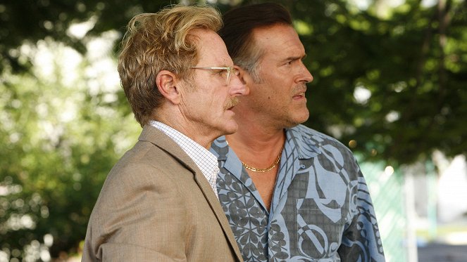 Burn Notice - Dead to Rights - Photos - Bruce Campbell