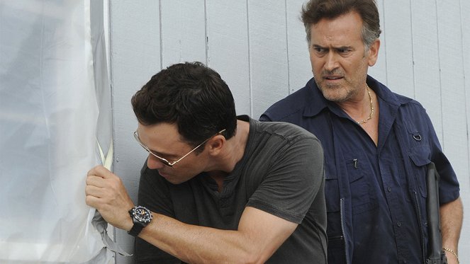 Burn Notice - Besieged - Photos - Coby Bell, Bruce Campbell