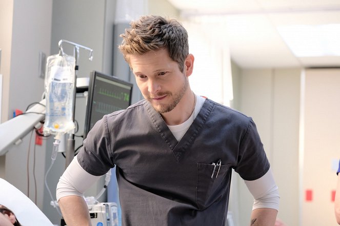 The Resident - Virtually Impossible - Photos - Matt Czuchry