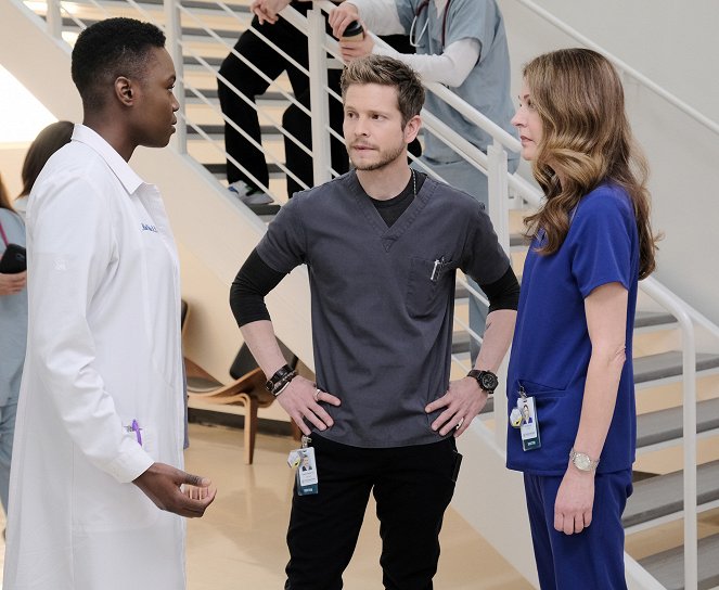 The Resident - Virtually Impossible - De la película - Shaunette Renée Wilson, Matt Czuchry, Jane Leeves