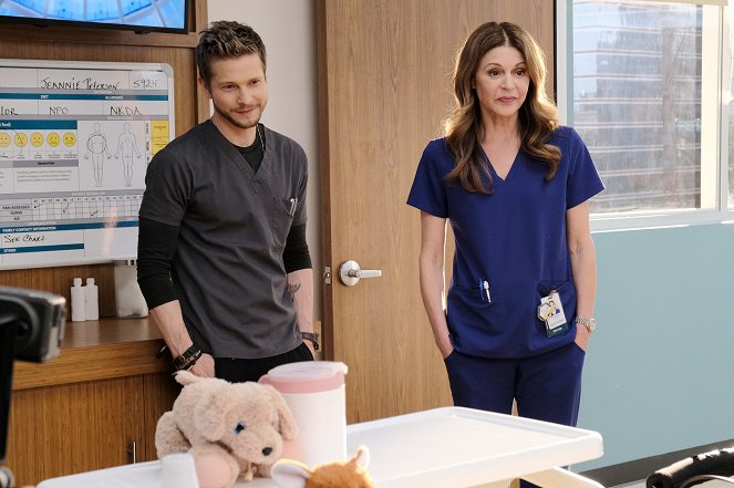 The Resident - Virtually Impossible - Photos - Matt Czuchry, Jane Leeves