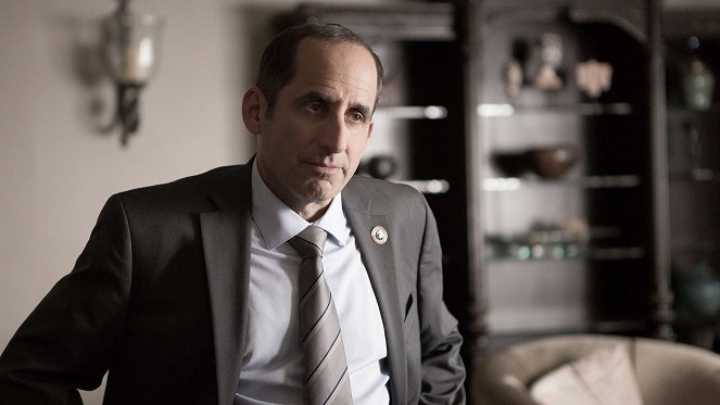 Colony - Lost Boy - Photos - Peter Jacobson