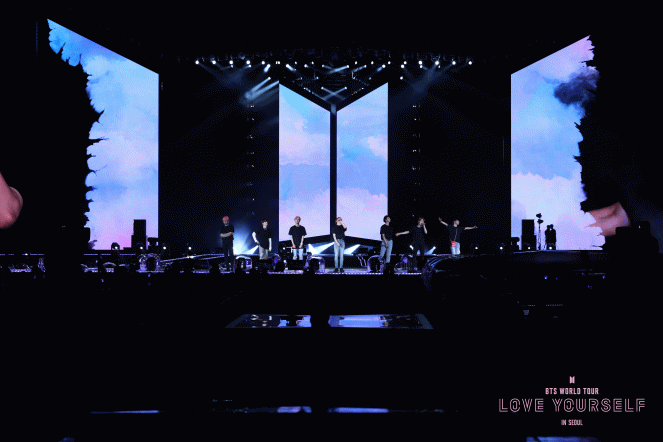 BTS World Tour : Love Yourself in Seoul - Cartes de lobby